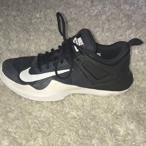 nike air zoom hyperspace (volleyball shoes).